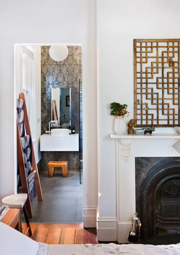 CicheroHouse-masterbedensuite.jpg