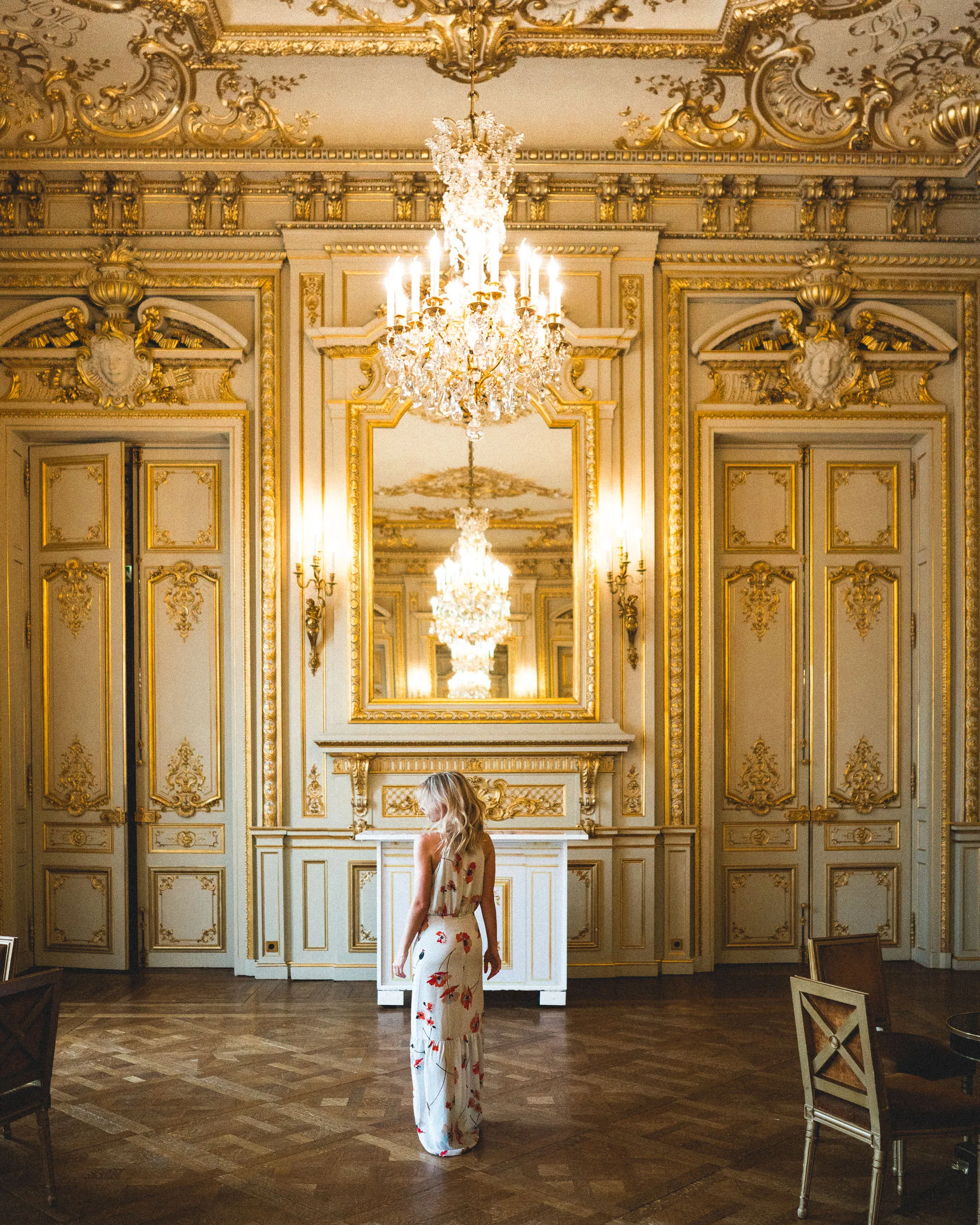 Palace-rooms-at-the-Shangri-La-Paris-Hotel-Complete-Paris-Travel-Gui.jpg