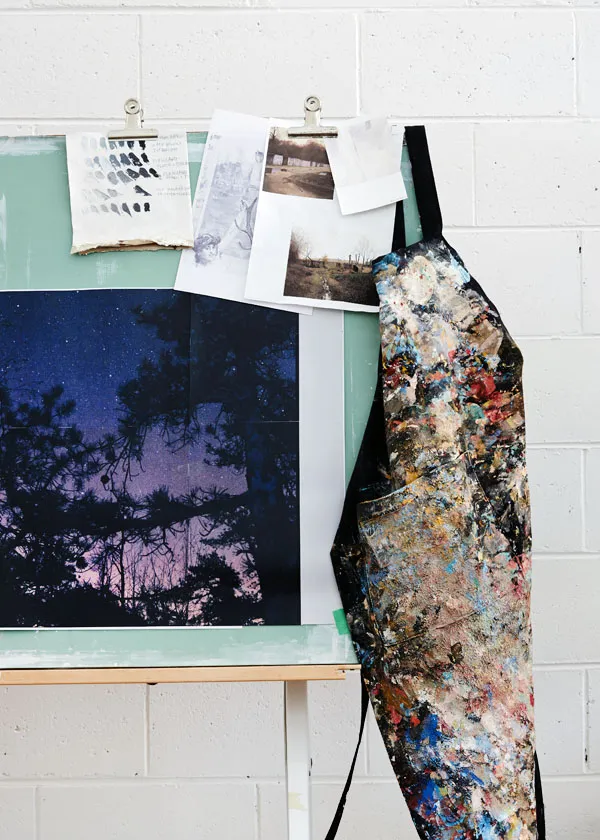 SarahHendy-easel.jpg