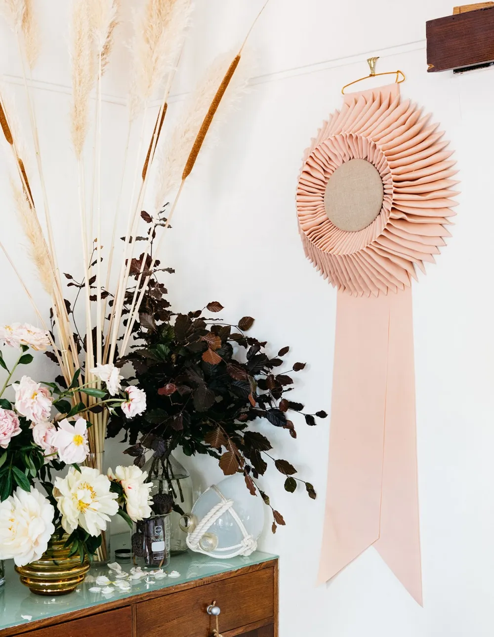 Skinny-Wolf-Ribbon-Rosettes-The-Design-Files-Australias-most-popula-4.jpg