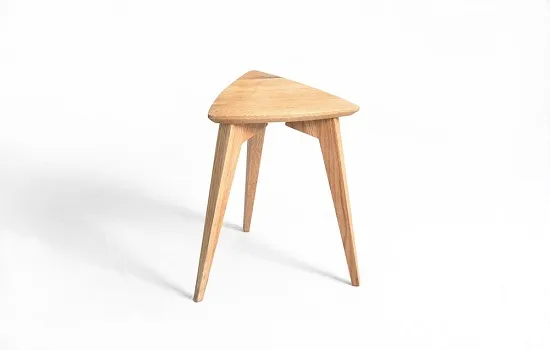 Triangular-Stool04.jpg
