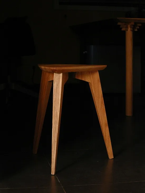 Triangular-Stool11.jpg