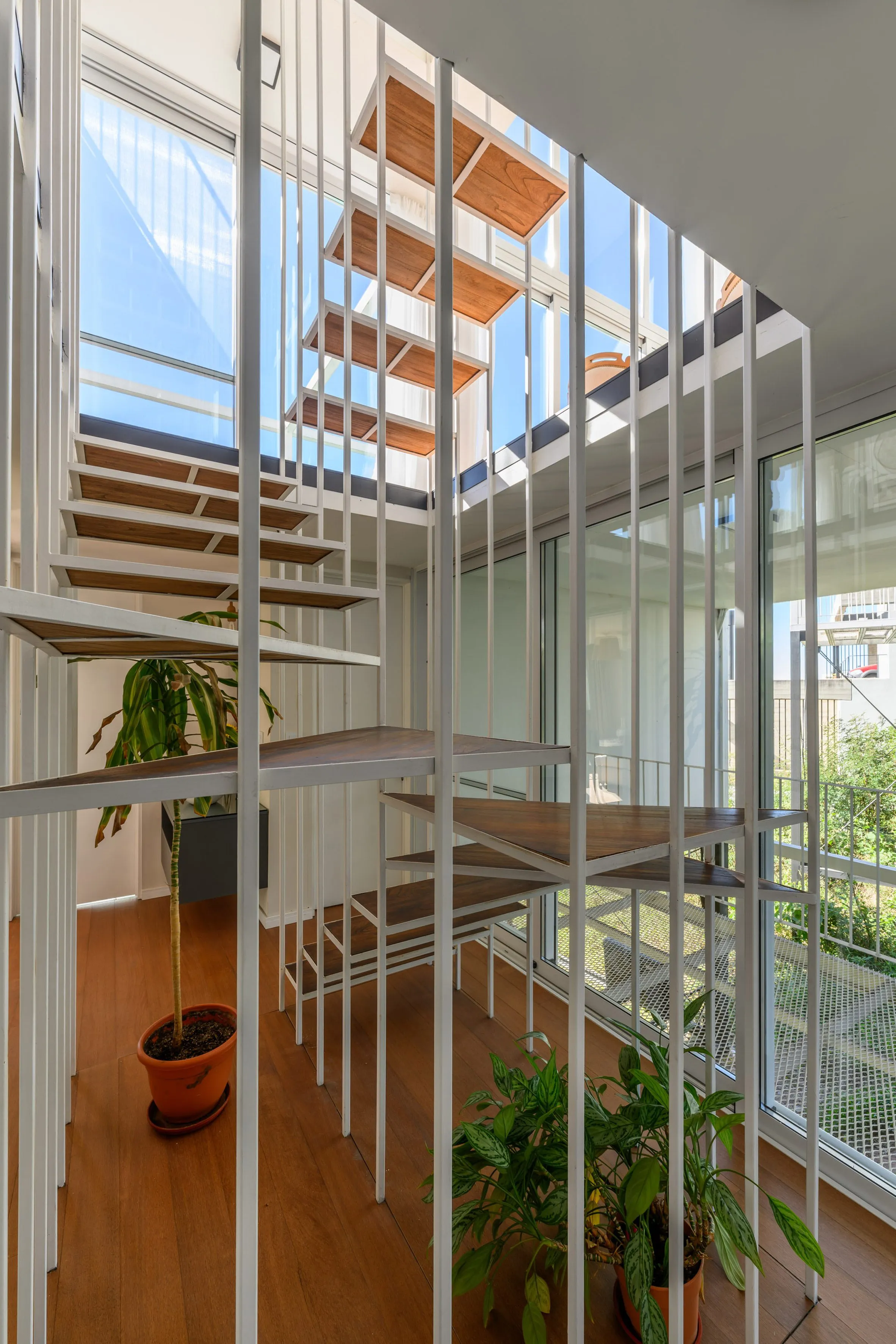 White Modular House interior view