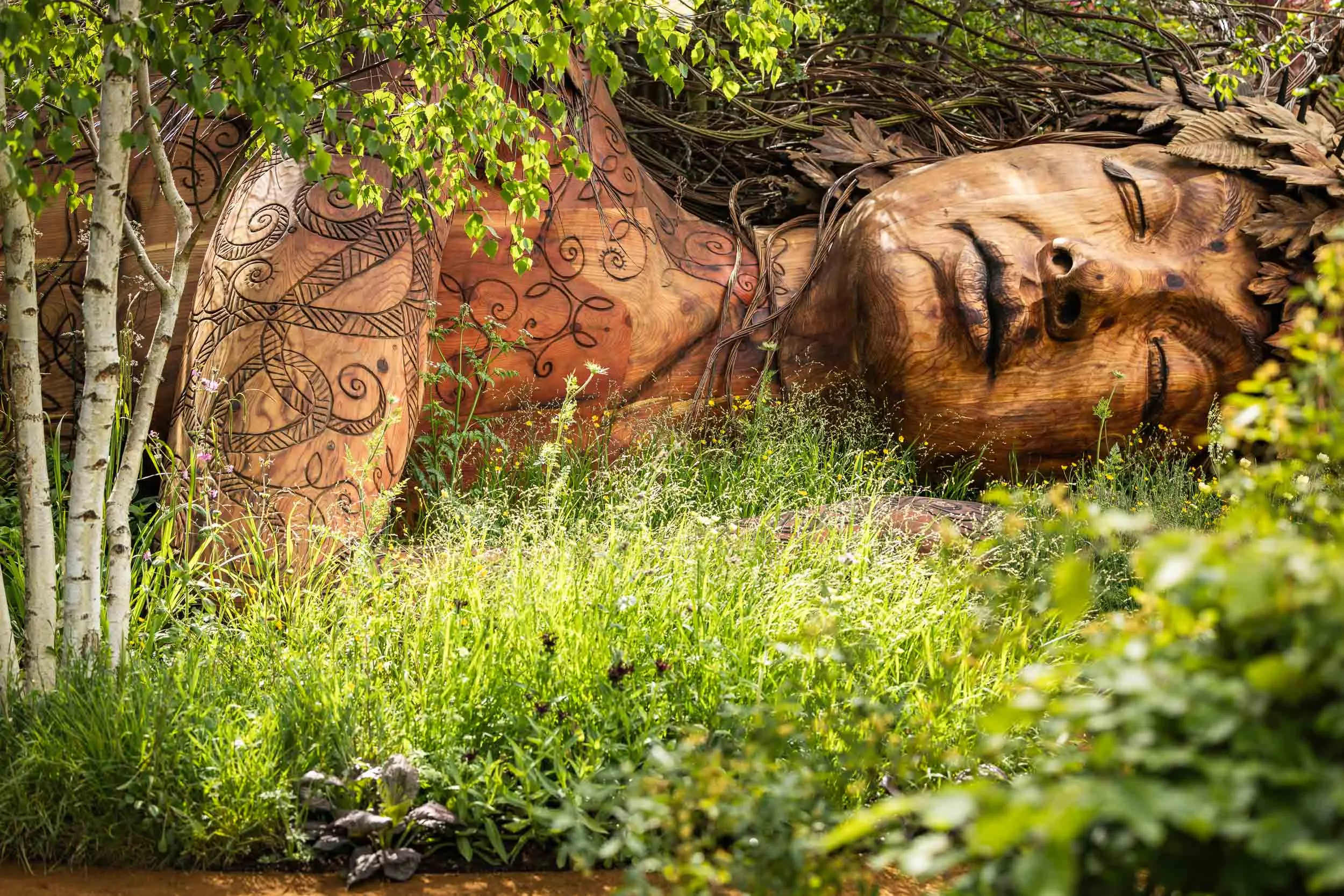 on-the-edge-sarah-eberle-gaia-sculpture-rhs-chelsea-flower-show-cover