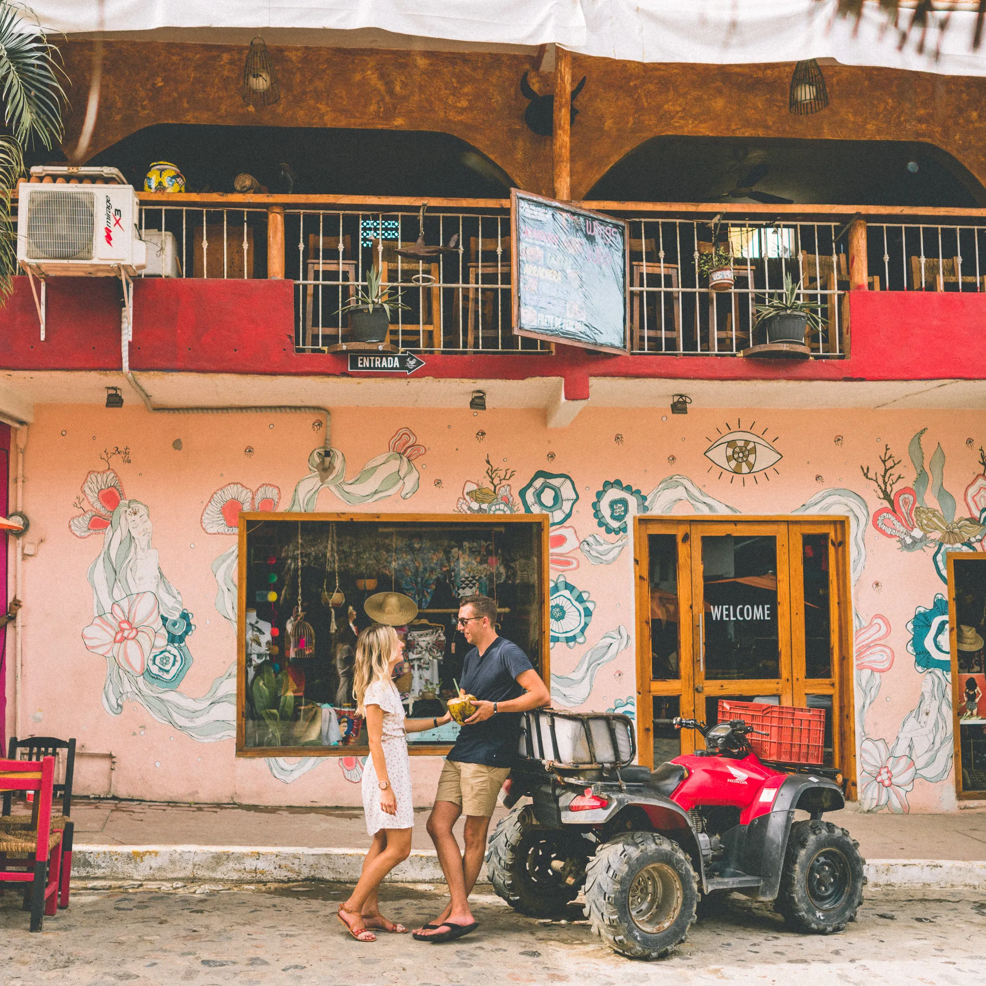 pink-walls-in-sayulita-mexico.jpg