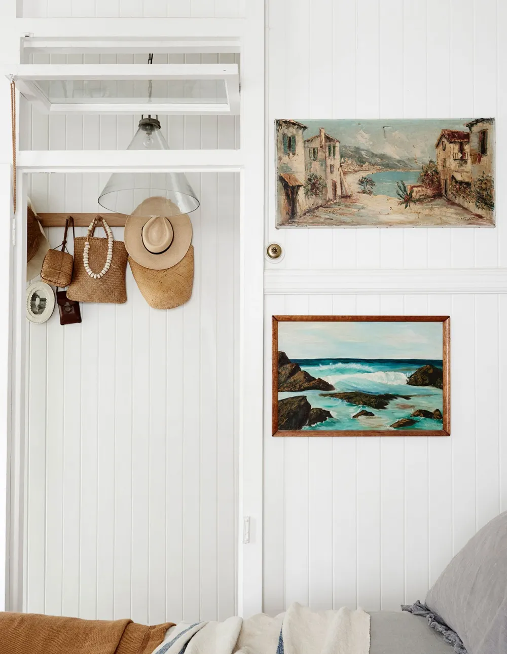 ulifeel_A-Photographers-Brisbane-Home-Full-of-Collections-and-Coastal-Décor-1-1.jpg
