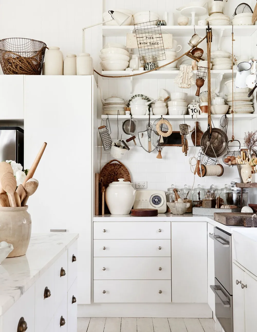 ulifeel_A-Photographers-Brisbane-Home-Full-of-Collections-and-Coastal-Décor-10-1.jpg