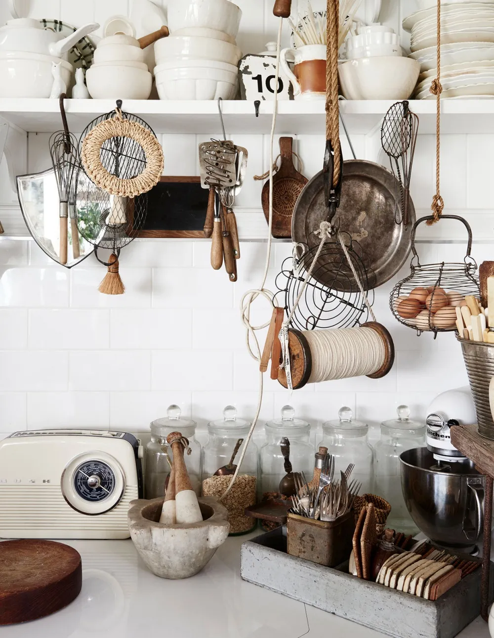 ulifeel_A-Photographers-Brisbane-Home-Full-of-Collections-and-Coastal-Décor-9-1.jpg