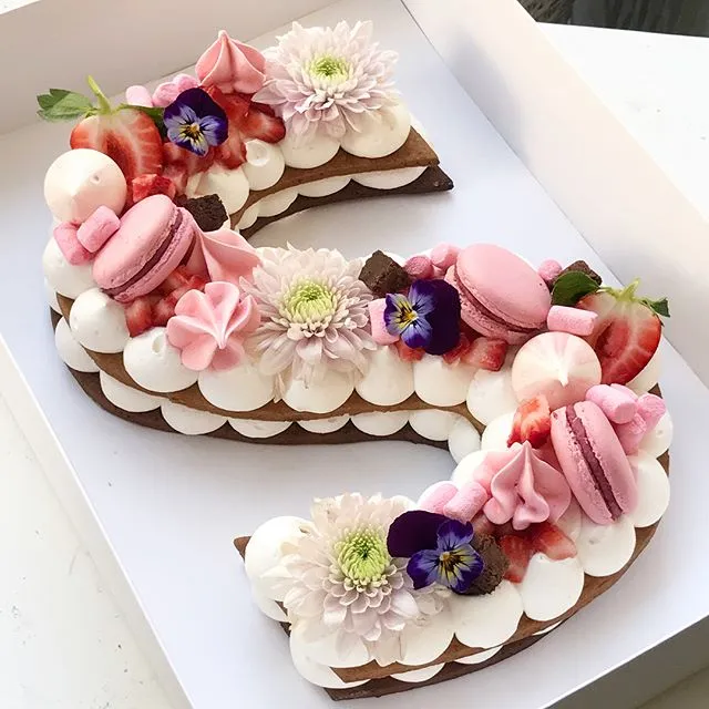 ulifeel_Adi-Klinghofer-cakes-2.jpg